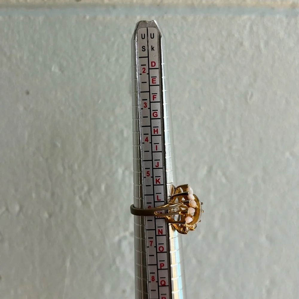 Vintage Ring Gold Tone Pearl-esque Rhinestone Size 6